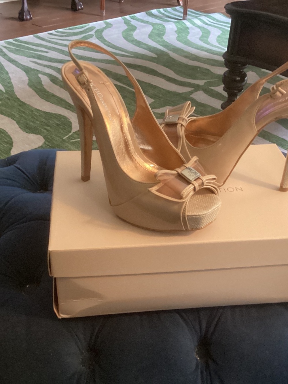 BCBG Generation patten bow beige
